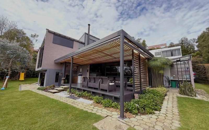 Casa en Envigado en Alto del escobero (Envigado)