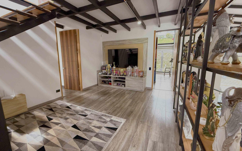 Casa en Envigado en Alto del escobero (Envigado)