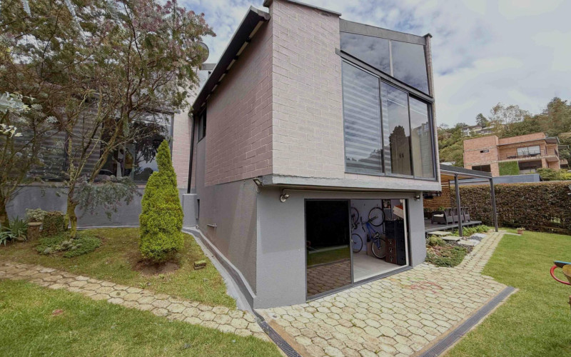 Casa en Envigado en Alto del escobero (Envigado)