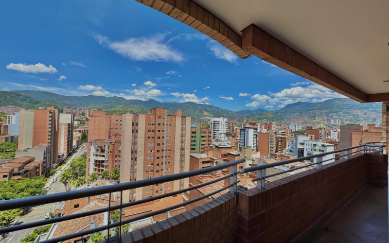 Apartamento en Medellín en Laureles