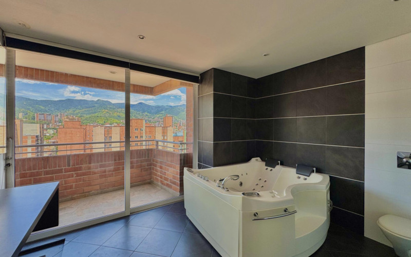 Apartamento en Medellín en Laureles