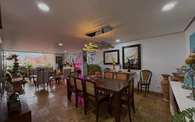 Apartamento en Medellín en Laureles