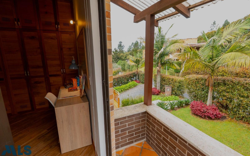 Casa en Envigado en Alto del escobero (Envigado)