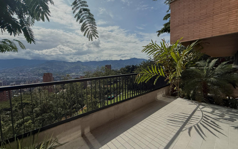 Apartamento en Medellín en Alto de Las Palmas