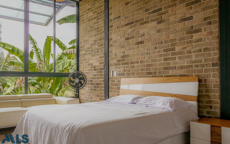 Casa en El Peñol en V. La Piedra