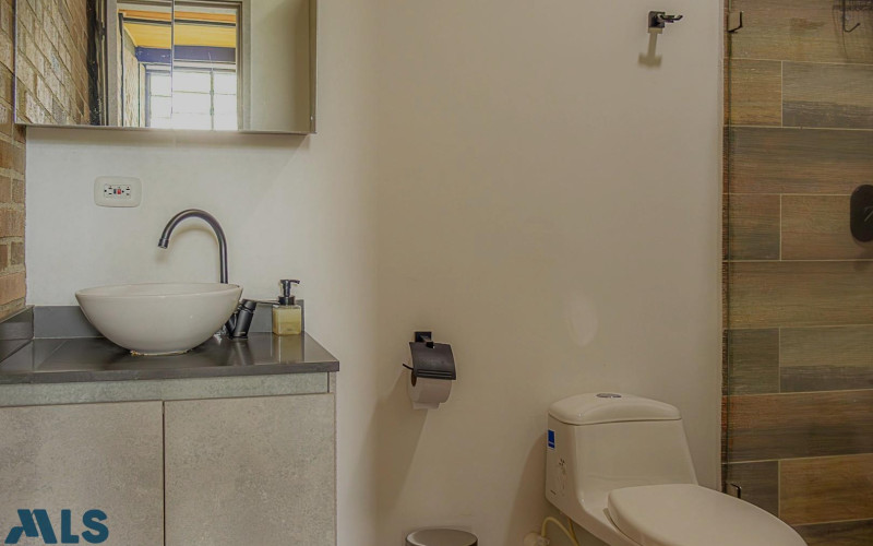 Casa en El Peñol en V. La Piedra