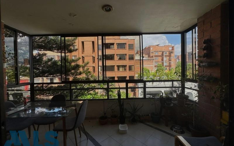 Apartamento en Medellín en Laureles