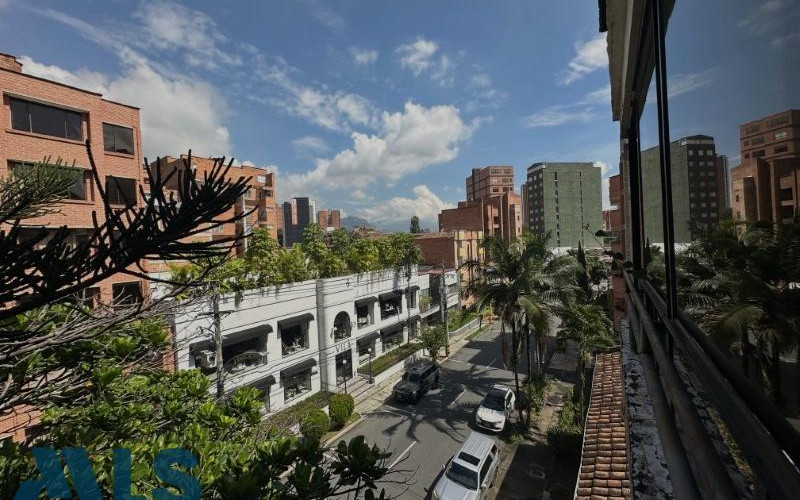 Apartamento en Medellín en Laureles