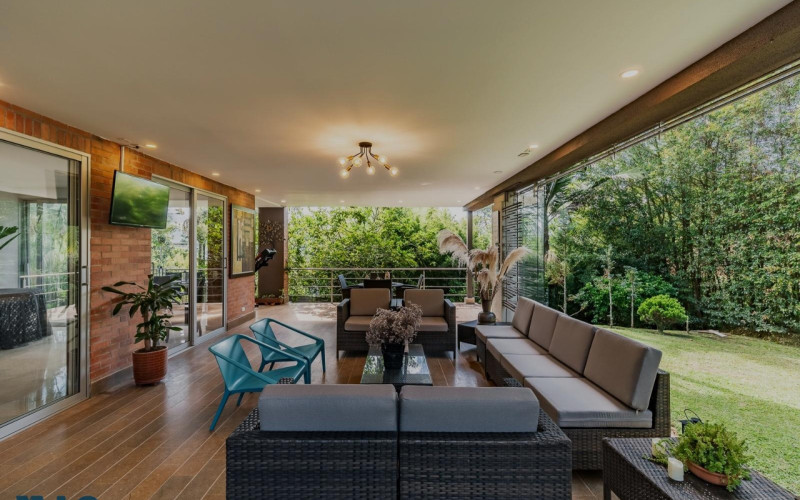 Casa en Envigado en Loma del Escobero
