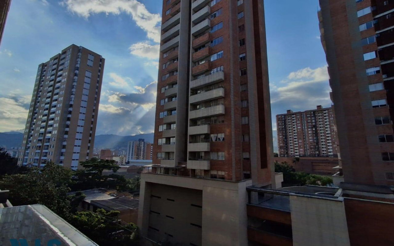 Apartamento en Medellín en Los Colores