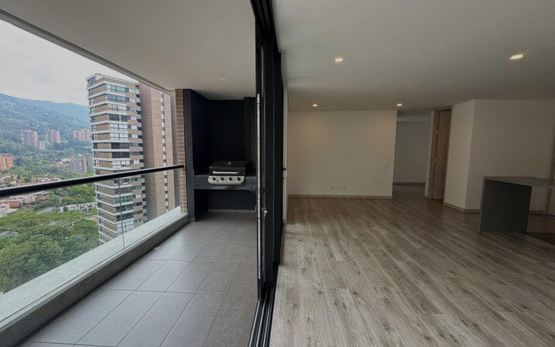 Apartamento en Medellín en Altos del Poblado