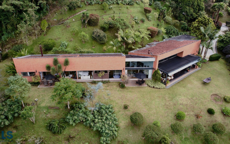 Casa en Envigado en Las palmas