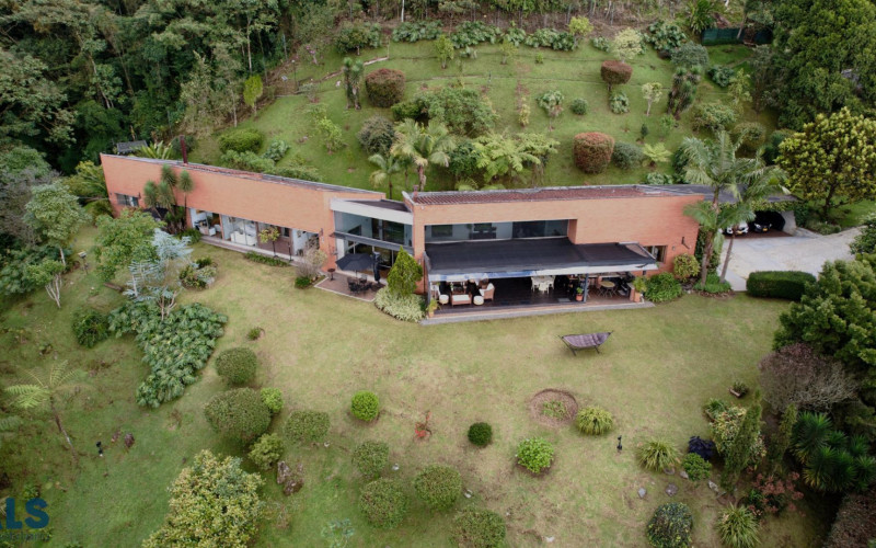Casa en Envigado en Las palmas