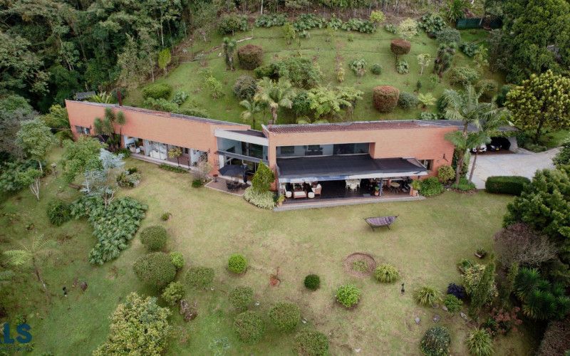 Casa en Envigado en Las palmas