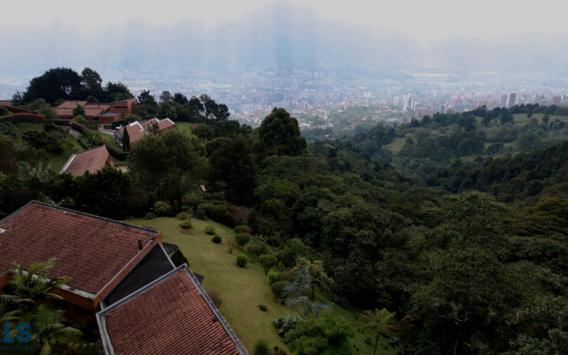 Casa en Envigado en Las palmas