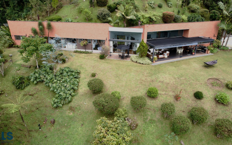 Casa en Envigado en Las palmas