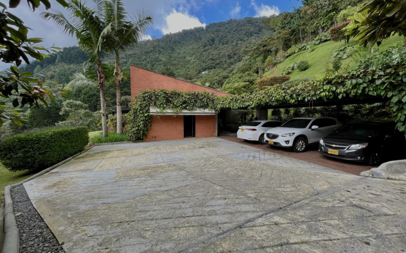 Casa en Envigado en Las palmas