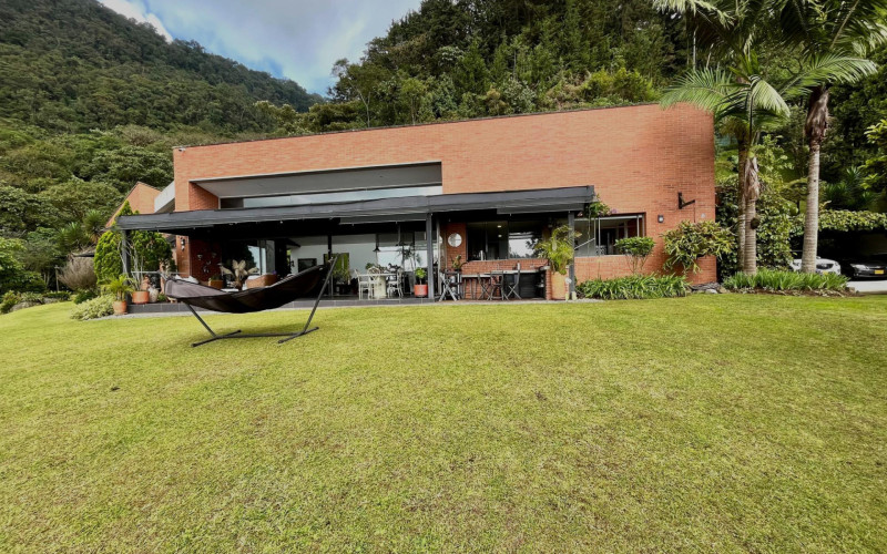 Casa en Envigado en Las palmas
