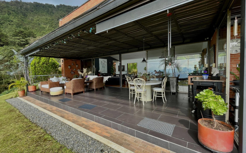 Casa en Envigado en Las palmas