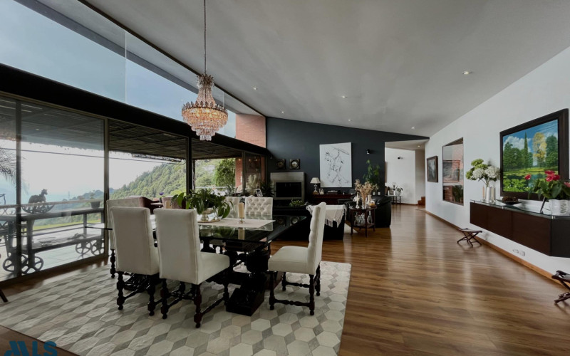 Casa en Envigado en Las palmas