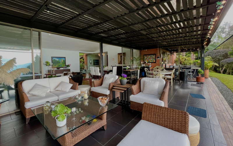Casa en Envigado en Las palmas