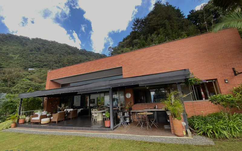Casa en Envigado en Las palmas