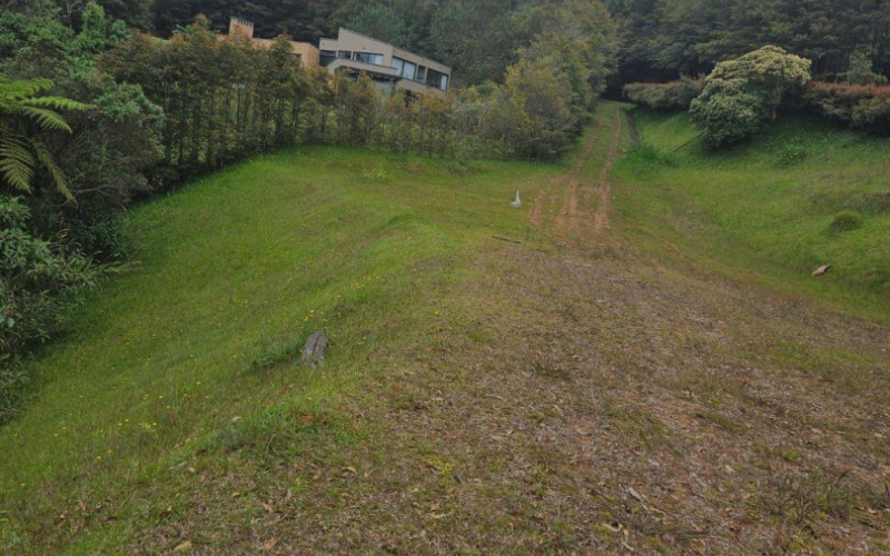 Lote Residencial en El Retiro en V. Don Diego