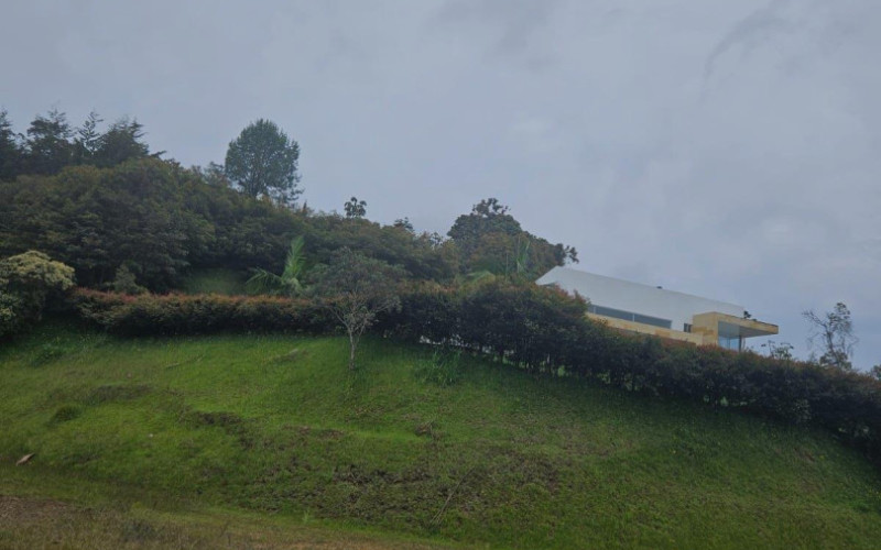 Lote Residencial en El Retiro en V. Don Diego