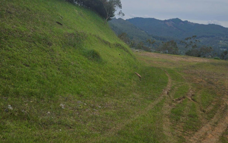 Lote Residencial en El Retiro en V. Don Diego