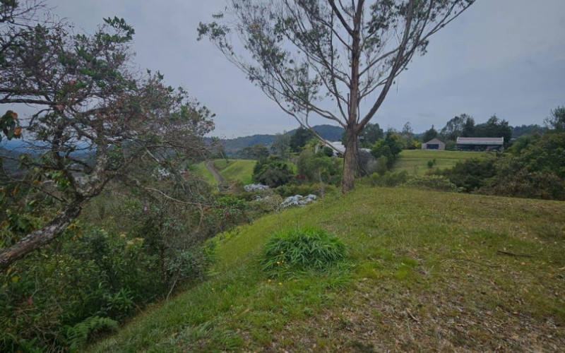 Lote Residencial en El Retiro en V. Don Diego