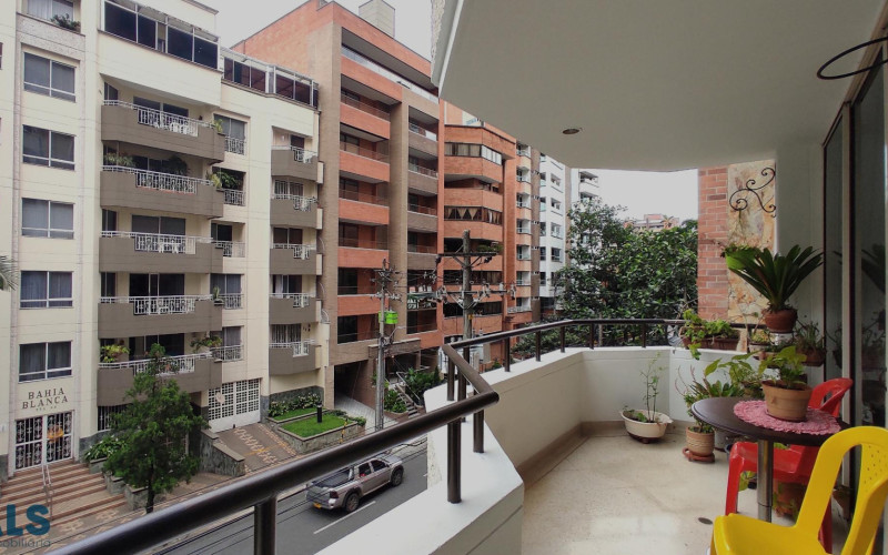 Apartamento en Medellín en Laureles