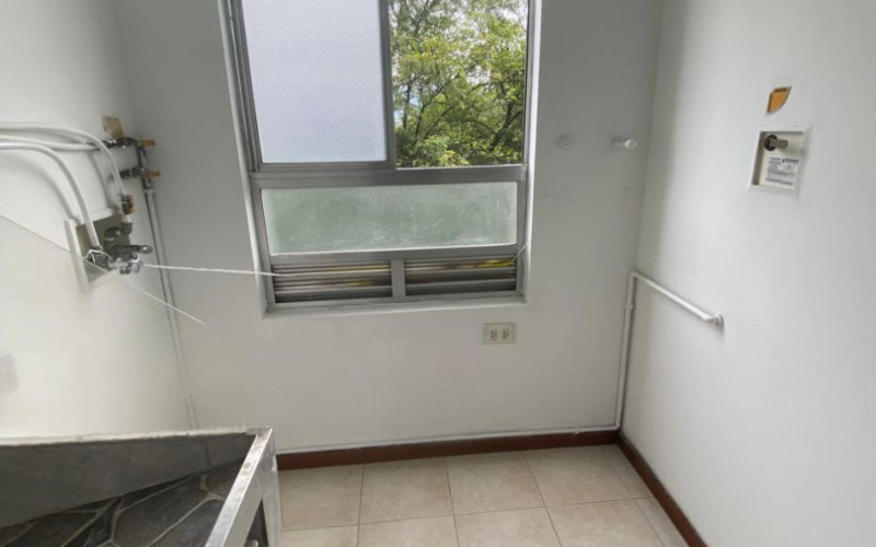 Apartamento para alquilar en el  Poblado, sector Santa María de Los Ángeles -Poblado