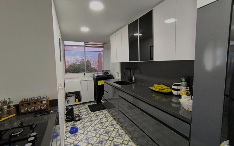 Apartamento en Envigado en Alto de Las Flores