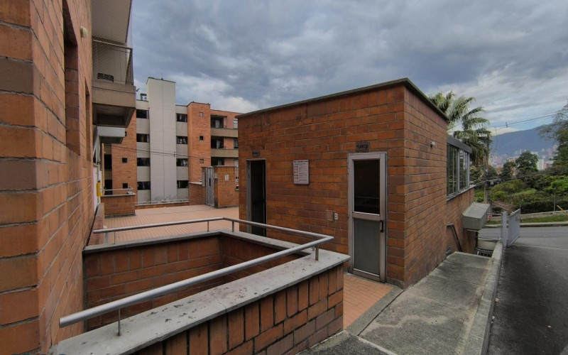 Apartamento en Envigado en Alto de Las Flores