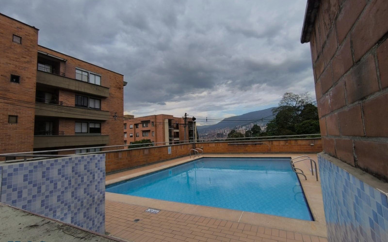 Apartamento en Envigado en Alto de Las Flores