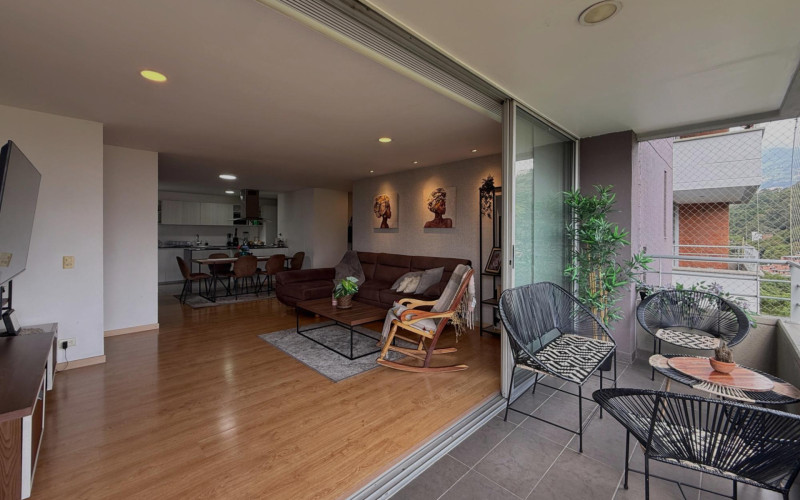 Apartamento en Medellín en Los Colores