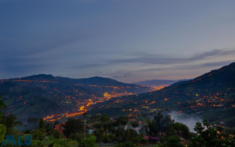 Casa en Girardota en V. La Holanda