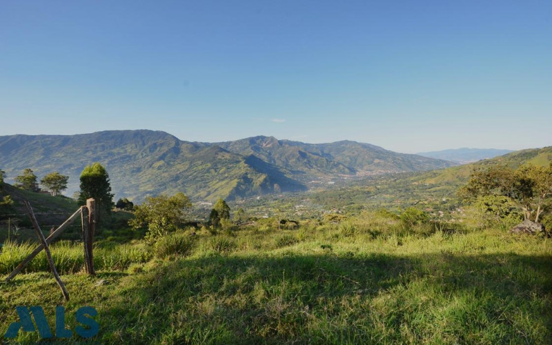 Casa en Girardota en V. La Holanda