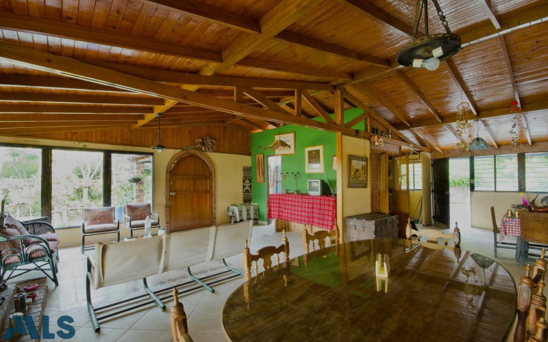 Casa en Girardota en V. La Holanda