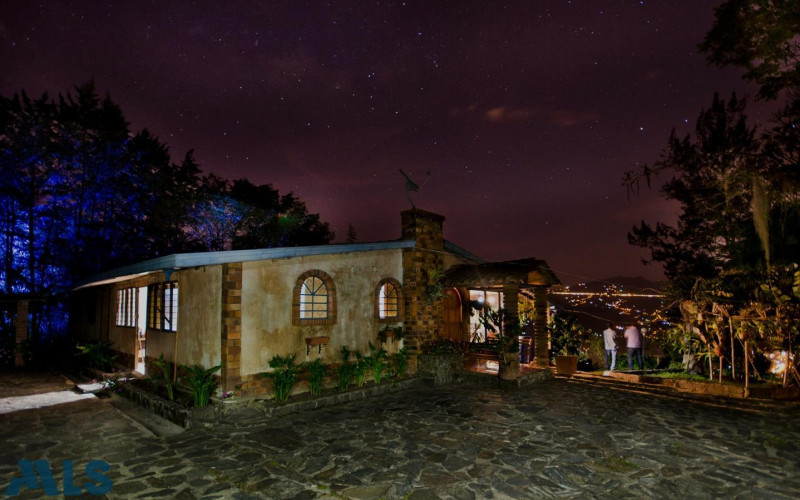 Casa en Girardota en V. La Holanda