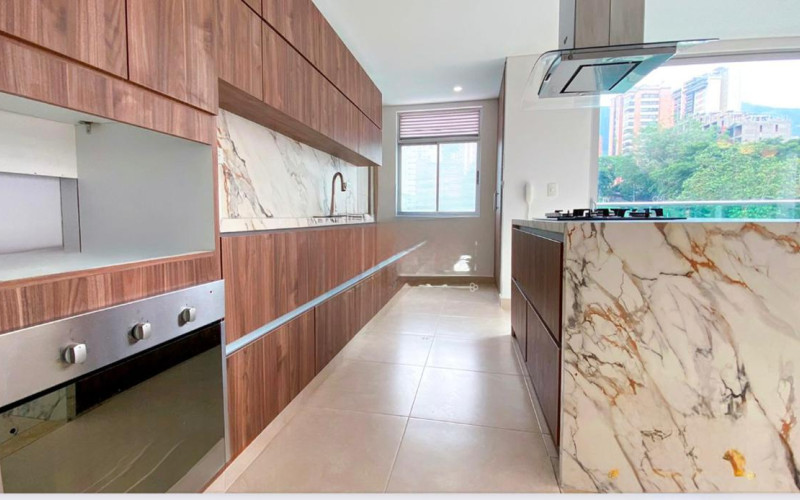 Apartamento de Ensueño con Vista Panorámica en Castropol, El Poblado - $168 m}2