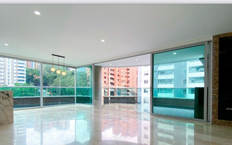 Apartamento de Ensueño con Vista Panorámica en Castropol, El Poblado - $168 m}2