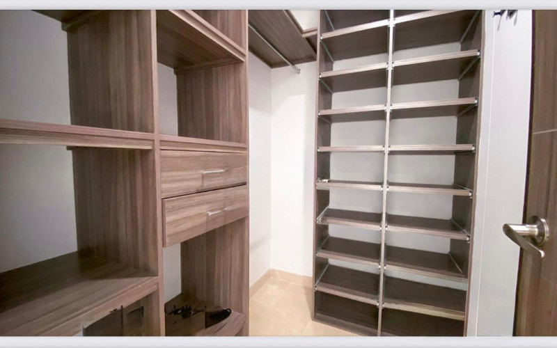 Apartamento de Ensueño con Vista Panorámica en Castropol, El Poblado - $168 m}2