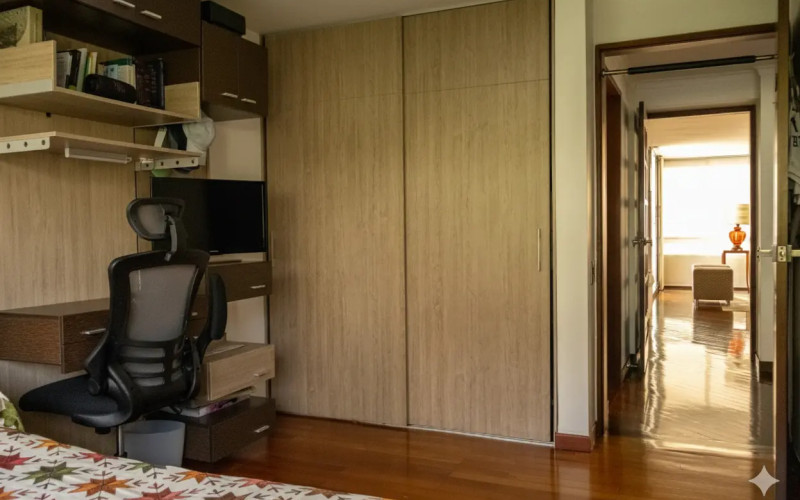 Prime-Zone Apartment with Open City Views Next to El Tesoro Mall