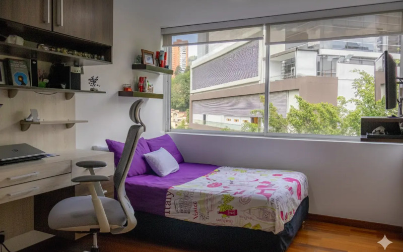 Prime-Zone Apartment with Open City Views Next to El Tesoro Mall