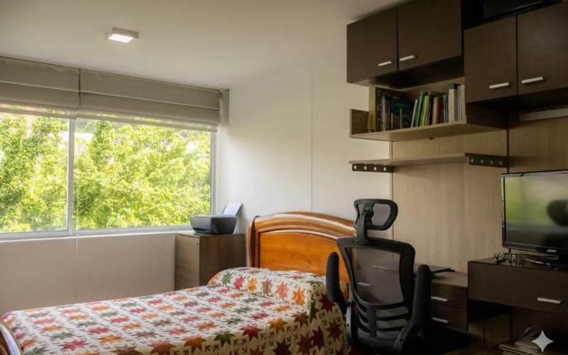 Prime-Zone Apartment with Open City Views Next to El Tesoro Mall