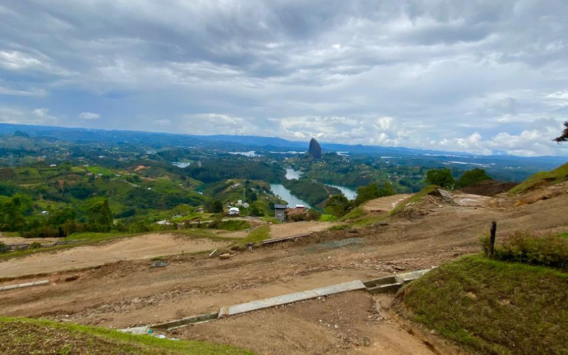 Lote en las alturas del Peñol (Makai)