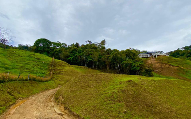Lote en las alturas del Peñol (Makai)