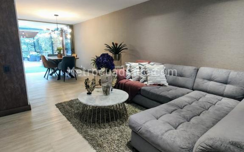 Venta Hermosa Casa en Envigado Cumbres 209M2