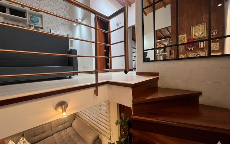 Venta Hermosa Casa en Envigado Cumbres 209M2